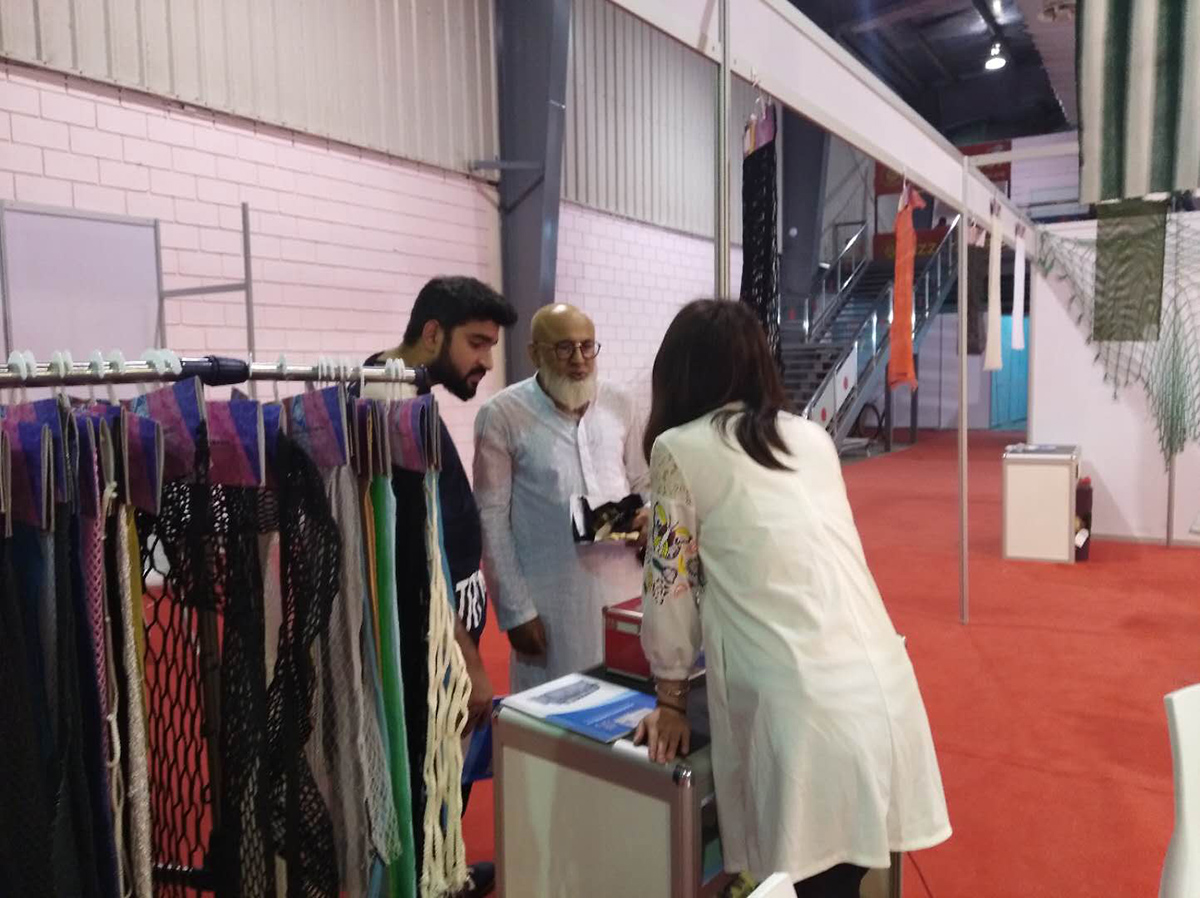 日日碰狠狠躁久久躁婷婷