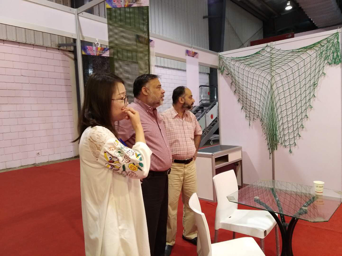 日日碰狠狠躁久久躁婷婷